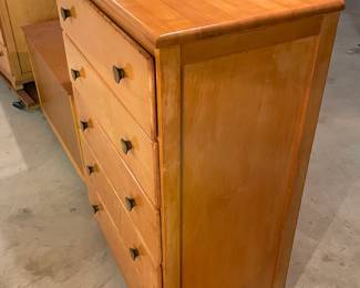 Wooden 5 Drawer Dresser