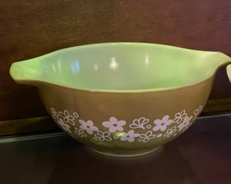 Vintage 4 Piece Pyrex Green & White Cinderella Handled Bowl Set