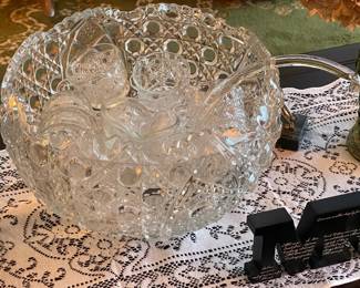 "Daisy Button" Clear Punch Bowl Set