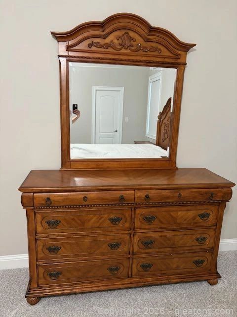 Traditional Carved Wood 9 Drawer Dresser with Mirror Solid Wood Ornate Detail