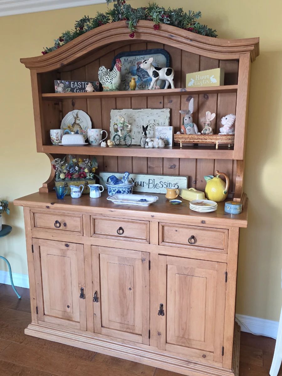 Vtg pine wood hutch
