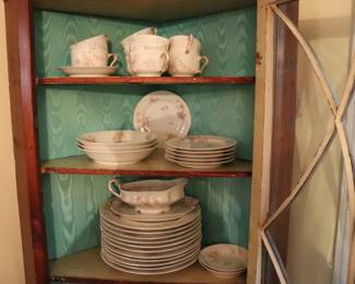 Theodore Haviland New York china set - Pattern "Pink Spray"