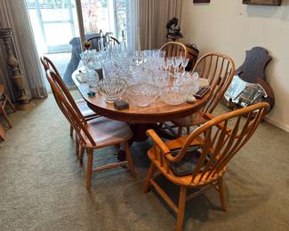 DINING TABLE & CHAIRS