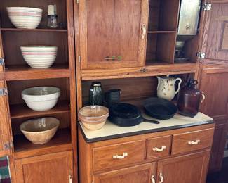 KITCHEN CUPBOARD