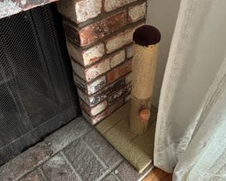 Curved Cat Scratching Post with Sisal and Carpet second image