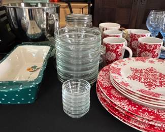 KitchenAid Stand Mixer and Assorted Kitchenware