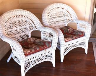 Set of Wicker Chairs with Floral Cushions