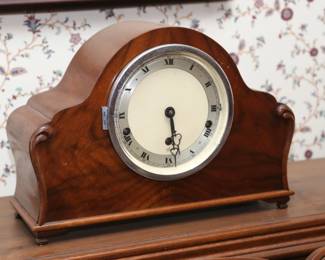 Beautiful Classic Mantle Clock