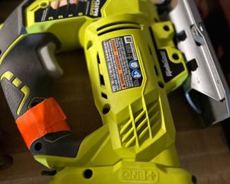 Cordless jig saw