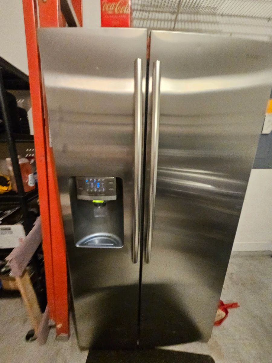 For being a garage fridge this looks like it belongs in the kitchen It is so clean. Works very good Sunday price $300