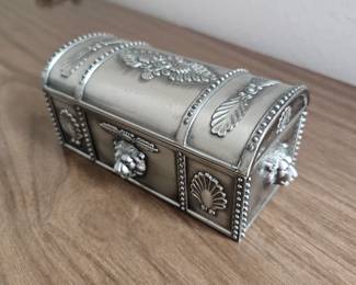Metal music box 