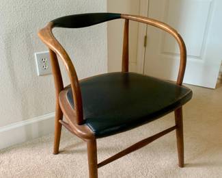 Awesome Boling chair $300
