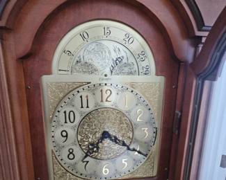 As with all of our estate houses that have grandfather clocks these just simply aren't desired anymore so we put a very desirable price. $150