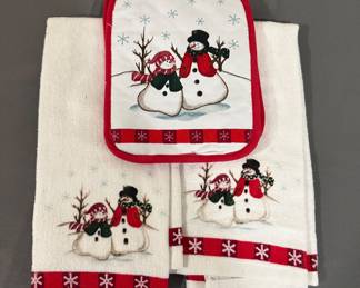 Snow People Pot holder and hand towels