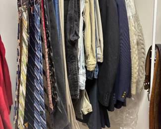 Men's Clothing (Med/Large) Neck Ties - Dress Suits