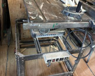 Garage Tools - Craftmans Table Saw 100 Series