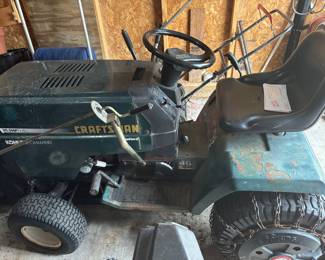 Craftsman riding lawn tractor