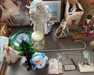 Santa and Misc Christmas Decor