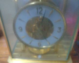 very nice running mantle clock