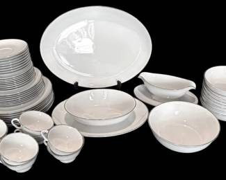 Pickard Juliet 1125 Platinum Trim China Set