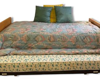 Wooden Twin PullOut Trundle Bed