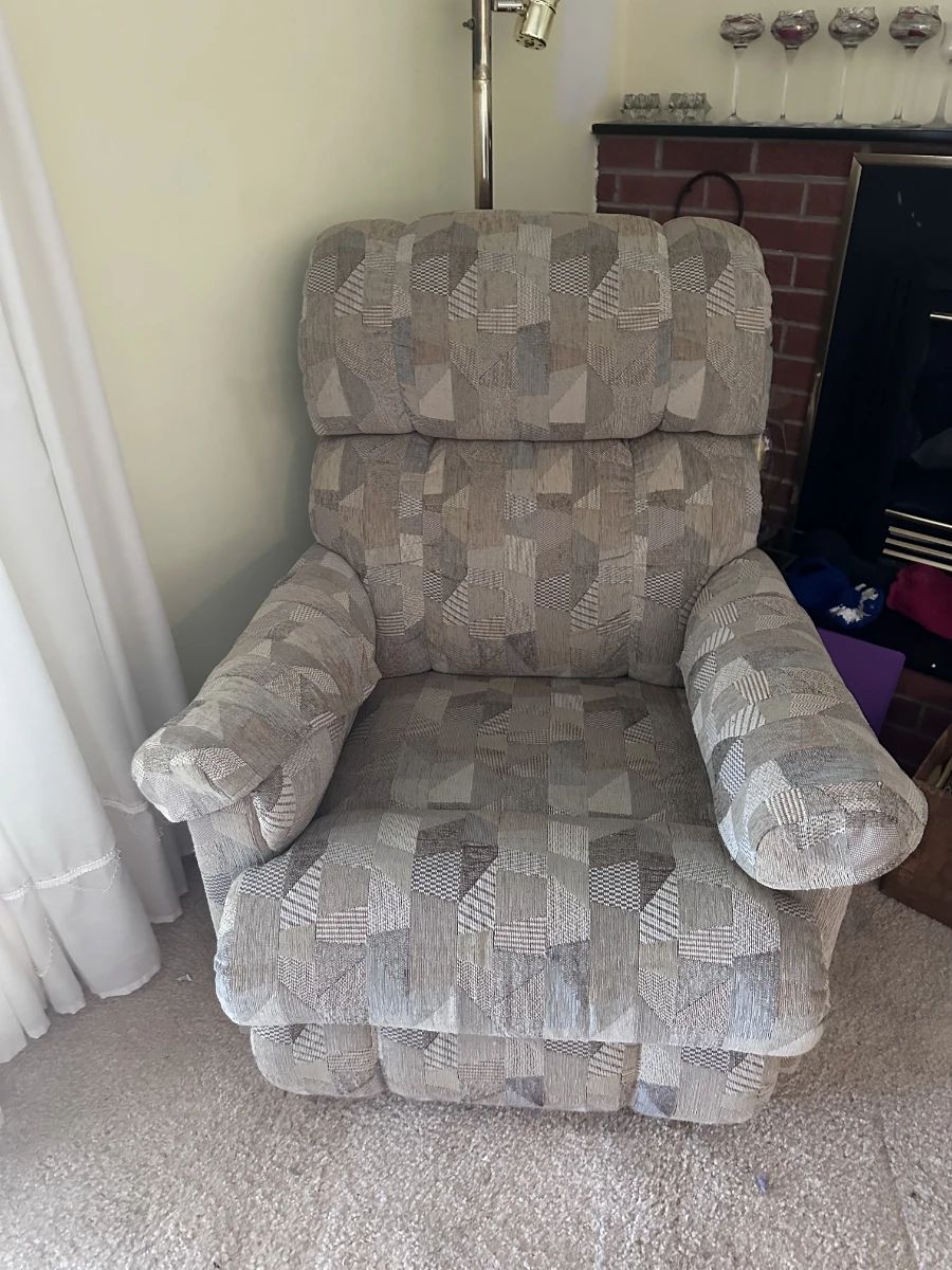 FURNITURE  RECLINER