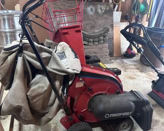 TROY BILT 5HP CHIPPER SHREDDER II