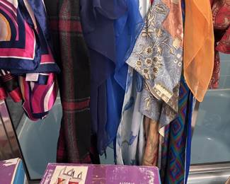 SCARVES