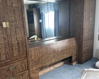 FURNITURE QUEEN WALL UNIT HEADBOARD