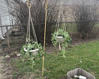 SHEPHERDS HOOK AND POT