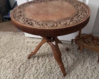 VINTAGE HAND CARVED WOOD SIDE TABLE