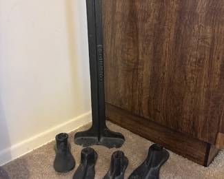 CAST IRON COBBLERS SHOE REPAIR STAND