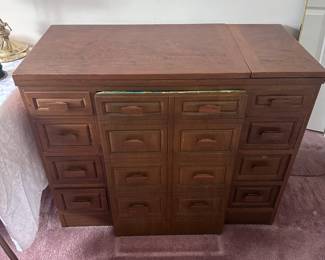 VINTAGE SEWING MACHINE CABINET CLOSED
