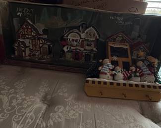 Holiday Time Village Collectibles Lighted House Set with Snowman Figurine