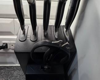 Farberware EdgeKeeper Self-Sharpening Knife Block Set