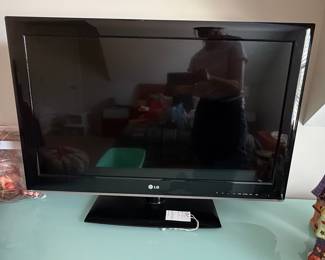 LG 32" Flat Screen LCD TV