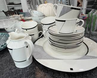 Christopher Stuart Optima HK200 Angles Dinnerware Set