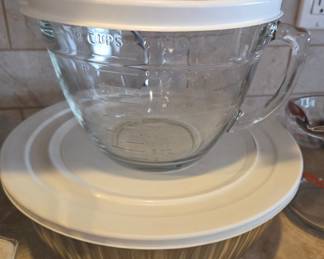 Anchor Hocking "Fire-King" 2 Quart Glass Mixing Bowl with Lid