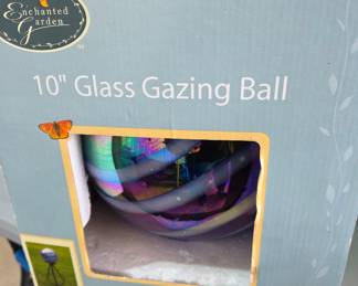 Enchanted Garden 10" Glass Gazing Ball (Blue/White)