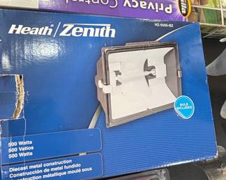 Heath/Zenith HZ-5505-BZ 500 Watt Diecast Metal Flood Light
