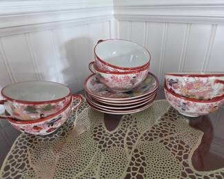 Antique Japanese Kutani Ware Tea Cups and Saucers