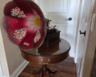 Edison Standard Phonograph with "Morning Glory" Horn