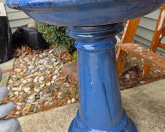 Ohio Stoneware Bird Bath in Summer Blue