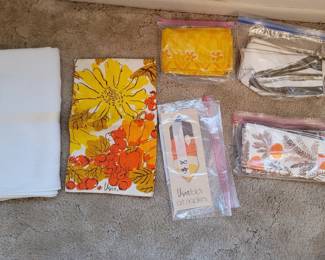 Vintage Vera Tablecloth & Napkins