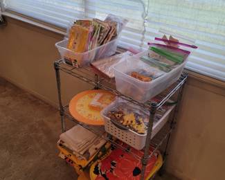 Vintage Table Linens & Decor