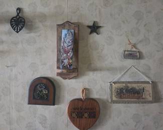 Assorted Country & Rustic Wall Decor Collection