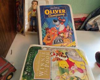 Walt Disney Masterpiece Collection VHS Tapes (Oliver & Company, The Many Adventures of Winnie the Pooh) - 1996
