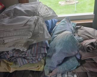 Mixed Lot of Vintage Bed Linens
