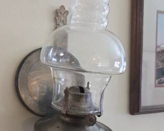 Kaadan Ltd. Wall Mounted Oil Lamp