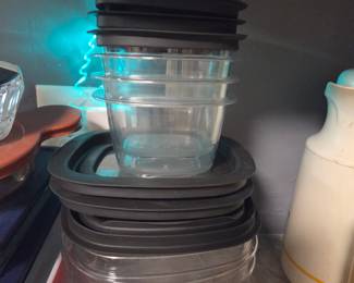 Rubbermaid Brilliance Food Storage Containers